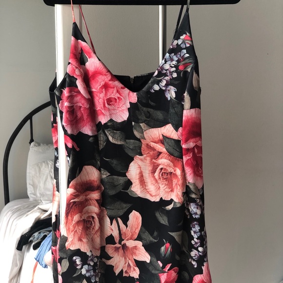 Akira Floral dress with slight peplum size medium - Picture 3 of 3